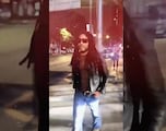 Lenny Kravitz se pasea por la CDMX, come hamburguesas y baila con vendedores