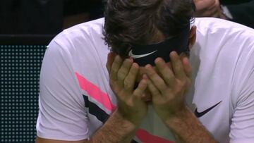 La leyenda que nunca deja de emocionarse se llama Federer