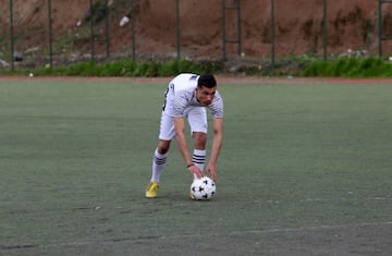 Biwar Abdullah, de 25 años, es un futbolista local kurdo iraquí que se parece o intenta imitar al futbolista de la Juventus, Cristiano Ronaldo. ¿Se parecen?