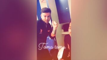 La fiesta del vestuario: El 'Bella ciao' en versión serbia y Alberto Moreno a tope