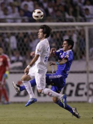 En la final, Universidad de Chile enfrentó a Liga De Quito. La ida fue en la capital de Ecuador, donde los azules derrotaron por la mínima a los albos con tanto de Eduardo Vargas. Ese fue el primer paso a la coronación laica en Sudámerica.