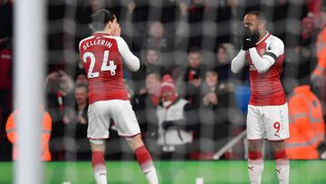 Alexandre Lacazette y Hector Bellerin.