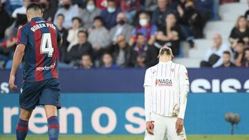 En Nesyri se lamenta ante el Levante.