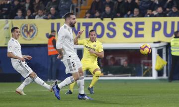 1-0. Cazorla marcó el primer gol.