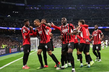 0-1. Malick Thiaw celebra el primer tanto del conjunto rossonero.