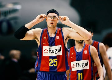 Nacido en Lubbock, una ciudad ubicada en el condado de Lubbock en el estado estadounidense de Texas, pero con nacionalidad puertorrique?a. Estuvo en el Barcelona en la temporada 2008/09 siendo campe¨®n de la Liga ACB.