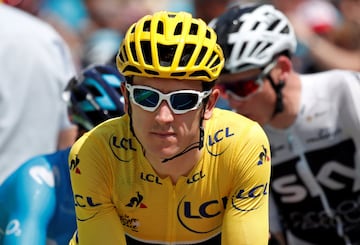 El gales Geraint Thomas vistiendo el maillot amarillo de líder.