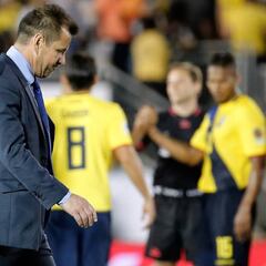 El Brasil de Dunga y el balón siguen sin entenderse