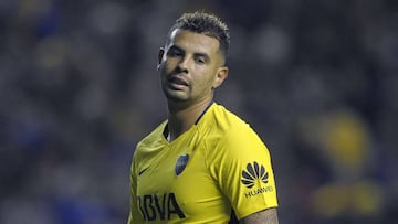 Edwin Cardona durante un partido con Boca Juniors por Superliga Argentina