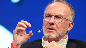 FILED - 29 January 2020, North Rhine-Westphalia, Duesseldorf: FC Bayern Munich's CEO Karl-Heinz Rummenigge answers questions at the SpoBis congress. Rummenigge expects "billions" to watch the Bundesliga restart at the weekend. Photo: Roland Weihrauch/dpa
(Foto de ARCHIVO)
29/01/2020 ONLY FOR USE IN SPAIN