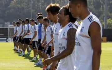 Pretemporada del Real Madrid en Estados Unidos. Casemiro y Marcelo bromean durante el entrenamiento.