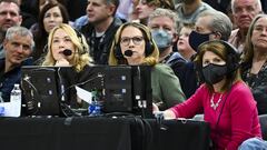 SALT LAKE CITY, UTAH - FEBRUARY 09: ESPN's Doris Burke and Beth Mowins look on during a game between the Utah Jazz and Golden State Warriors at Vivint Smart Home Arena on February 09, 2022 in Salt Lake City, Utah. NOTE TO USER: User expressly acknowledges and agrees that, by downloading and or using this photograph, User is consenting to the terms and conditions of the Getty Images License Agreement.   Alex Goodlett/Getty Images/AFP
== FOR NEWSPAPERS, INTERNET, TELCOS & TELEVISION USE ONLY ==