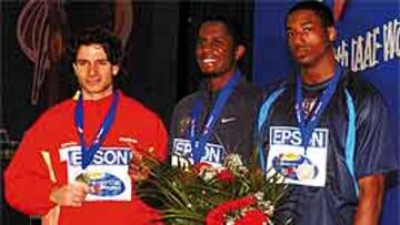 <b>HERMANOS DE PODIO.</b> Los métodos de Lamela pueden servir para el trabajo de Phillips y Pate, sus compañeros de podio en el Mundial de Birmingham.