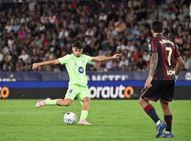En un equipo en el que Lamine decide, el canario fue el que se puso al equipo a la espalda y lideró la remontada. Con un gol y pases decisivos demostró que su nivel es muy alto.