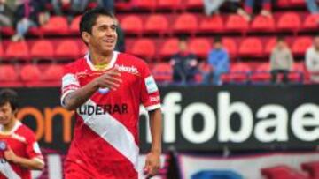 Emilio Hern&aacute;ndez ya jug&oacute; en Argentina. Lo hizo por Argentinos Juniors. 