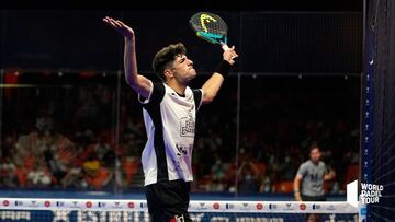 Arturo Coello durante un torneo World Padel Tour.