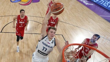 Luka Doncic, con la selección eslovena durante la final del Eurobasket ante Serbia.