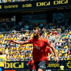 El Cádiz no sale de pobre