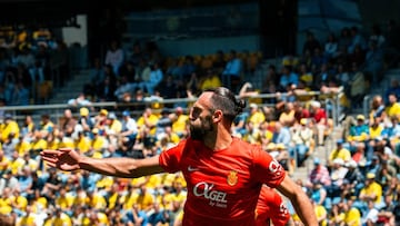 Muriqi celebra su gol ante el Cádiz. (Foto: RCD Mallorca)