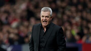 Soccer Football - LaLiga - Atletico Madrid v RCD Mallorca - Metropolitano, Madrid, Spain - November 25, 2023 RCD Mallorca coach Javier Aguirre reacts REUTERS/Isabel Infantes