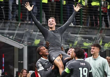 Camarda es el debutante m¨¢s joven de la Serie A con 15 a?os y 260 d¨ªas. El delantero del Milan es uno de los jugadores desde el que quieren crecer para volver a ser el gigante de Italia que levant¨® siete Champions en Europa. El ¡®9¡¯ ha jugado sus primeros 199 minutos con el primer equipo dejando buenas sensaciones. Gusta por su efectividad a porter¨ªa, el remate con los dos pies al que no le tiemblan las piernas cuando tiene que ser la referencia ofensiva del equipo. Tiene movimientos propios del mismo Zlatan Ibrahimovic.