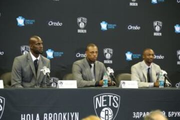 Paul Pierce durante su presentación, junto a Garnett y Terry, como nuevos jugadores de los Brooklyn Nets.