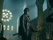 Henry Cavill y Jeremy Irons se dejan ver en un vídeo del rodaje de la nueva versión de ‘Los inmortales’