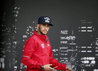Al Khelaifi ya se ha visto con Neymar y su padre en Brasil