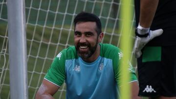 El mensaje de Bravo al iniciar la disputa por el arco del Betis
