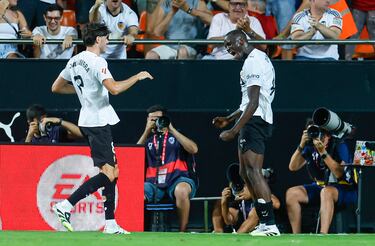 Aprobados y suspensos del Valencia: El Valencia golea y Mestalla sonríe