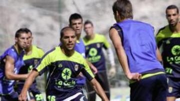 <b>DESEOSO. </b>Pollo cuenta los días que faltan para que arranque la primera jornada del campeonato.