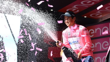 Cycling: 99th Tour of Italy 2016 / Stage 19
Podium / Johan Esteban CHAVES (COL) Pink Leader Jersey / Celebration / Champagne /
Pinerolo - Risoul 1862m (162km)/
Giro / (Photo by Tim de Waele/Corbis via Getty Images)