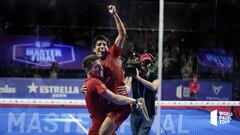 Di Nenno y Chingotto celebran la victoria en semifinales del Master Final.