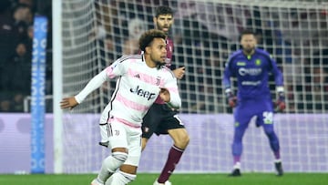 Juventus' US midfielder #16 Weston McKennie (L) runs with the ball during the Italian Serie A football match between US Salernitana and Juventus FC at the Arechi Stadium, in Salerno, on January 7, 2024. (Photo by CARLO HERMANN / AFP)