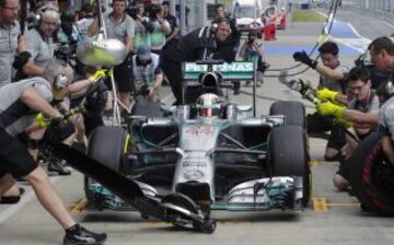 Lewis Hamilton durante los entrenamientos libres para el Gran Premio de Austria de Fórmula Uno en el circuito de Red Bull Ring 