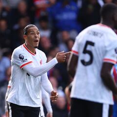 Liverpool lidera gracias a su defensa: Van Dijk y Konaté, un muro casi imbatible