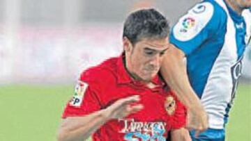 <b>SER TITULAR. </b>Es lo que quiere Manel Ruz en el duelo ante el Valencia.