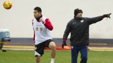 11/02/16 Entrenamiento del Rayo Vallecano
Paco Jemez y Nicolas Ladislao Fedor Flores Miku