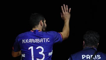 France's left back #13 Nikola Karabatic leaves after being defeated by Germany at the end of the men's quarter-final handball match between Germany and France of the Paris 2024 Olympic Games, at the Pierre-Mauroy stadium in Villeneuve-d'Ascq, northern France, on August 7, 2024. (Photo by Thomas COEX / AFP)
