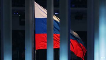 Imagen de la bandera de Rusia durante la ceremonia de clausura de los Juegos Paralímpicos de Invierno de Sochi 2014.