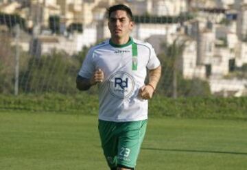Después de quedar sin oportunidades en Córdoba, el delantero no ha jugado en todo el segundo semestre. Podría volver a Chile.