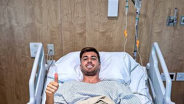 Alberto Marí, después de ser intervenido.