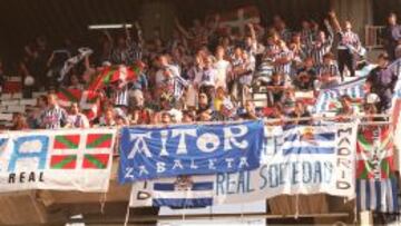 EN MEMORIA. Las pe&ntilde;as de la Real relizar&aacute;n un homenaje en recuerdo de Aitor Zabaleta.