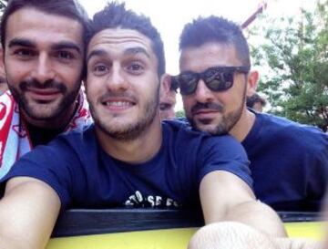 Adrián, Koke y David Villa.