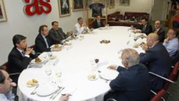 Tebas: "Los clubes van a bajar un 10 por ciento el presupuesto"