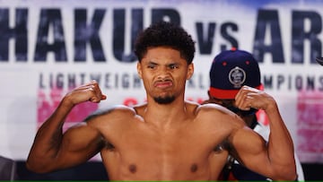 De La Hoya believes the only way for Stevenson to fight William Zepeda is to sign with Golden Boy Promotions.