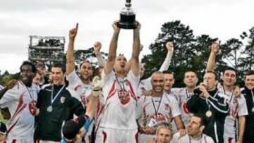 <b>CAMPEONES DE ASIA. </b>El Waikatare neozelandés celebra la consecución de la O-League.