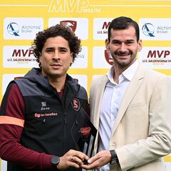 Guillermo Ochoa recibe reconocimiento pese a ser uno de los porteros más goleados de Serie A