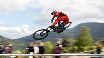 Blanca Juliá y Rafa Gutiérrez se llevan el Bilbao Downhill