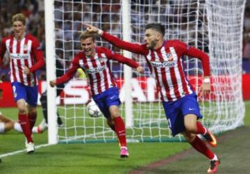 Yannick Carrasco celebra el 1-1.